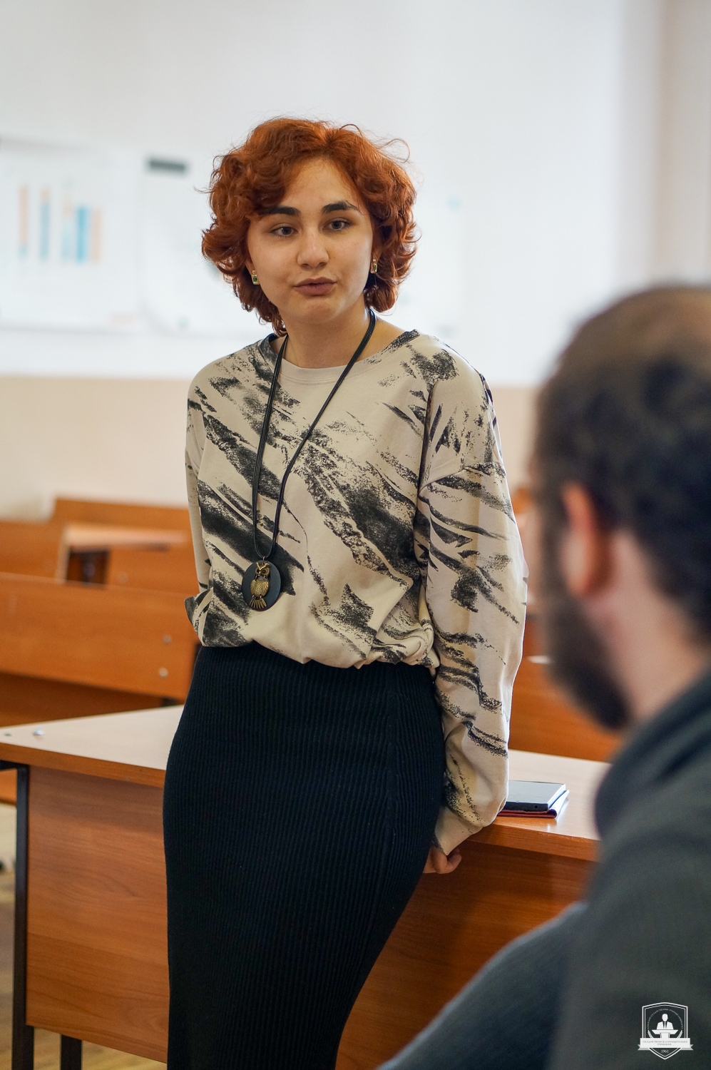 На практическом занятии по дисциплине «Связи с общественностью в органах власти» преподаватель кафедры управления, государственной и муниципальной службы Сафиуллин Нияз Азатович организовал деловую игру «Личный приём граждан».